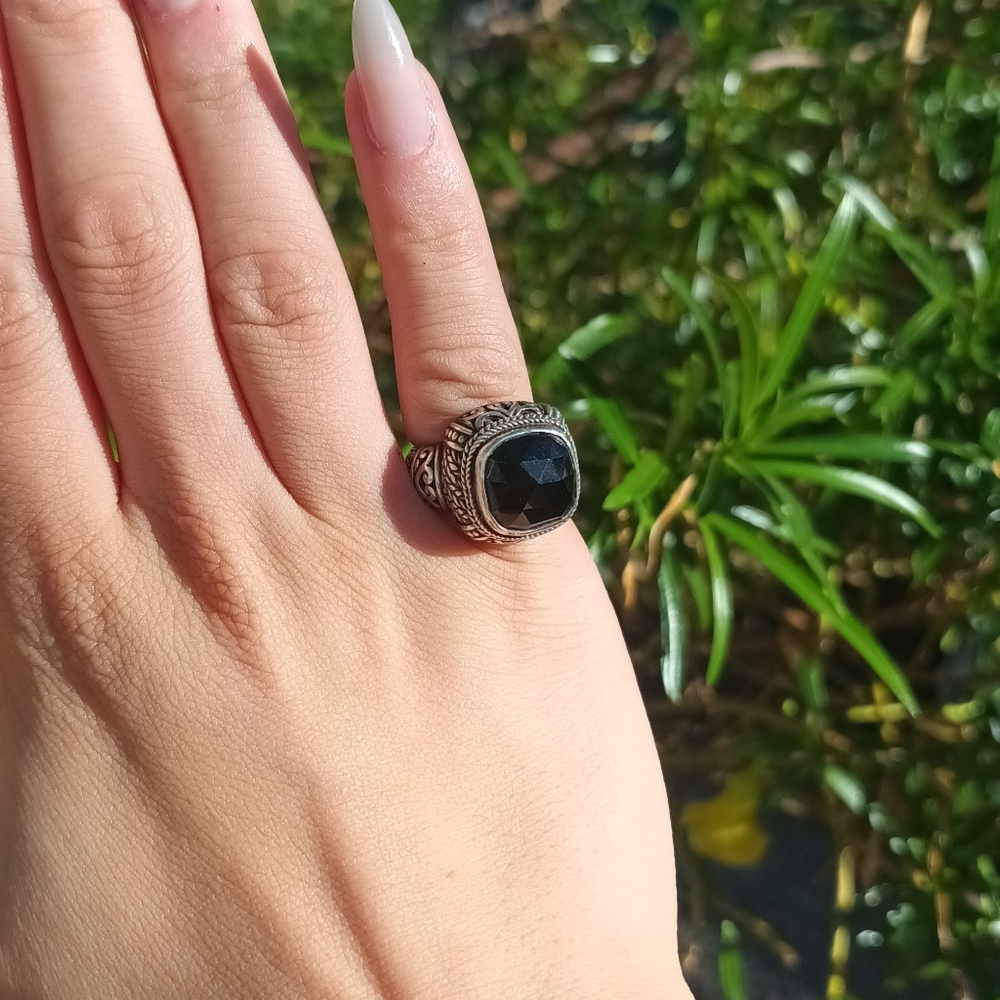 Elegant Sterling Silver Onyx Ring